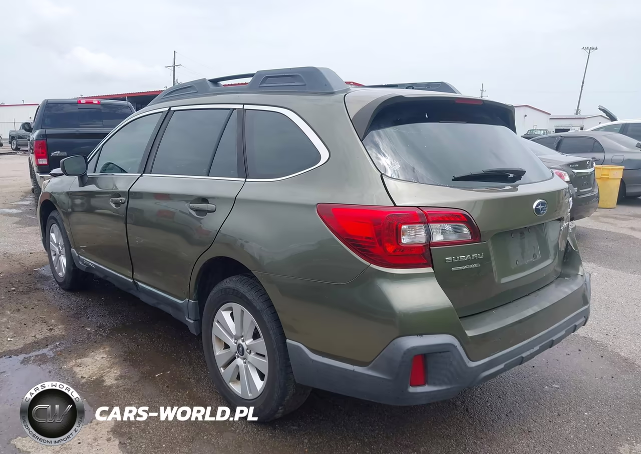 2018 Subaru Outback 2.5I VIN:4S4BSAAC6J3375890 - 3