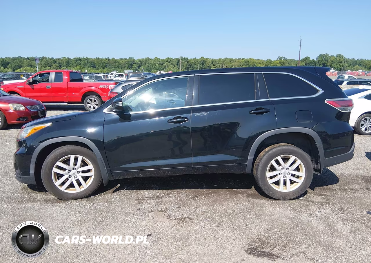 2015 Toyota Highlander Le V6 VIN:5TDBKRFHXFS195227 - 14