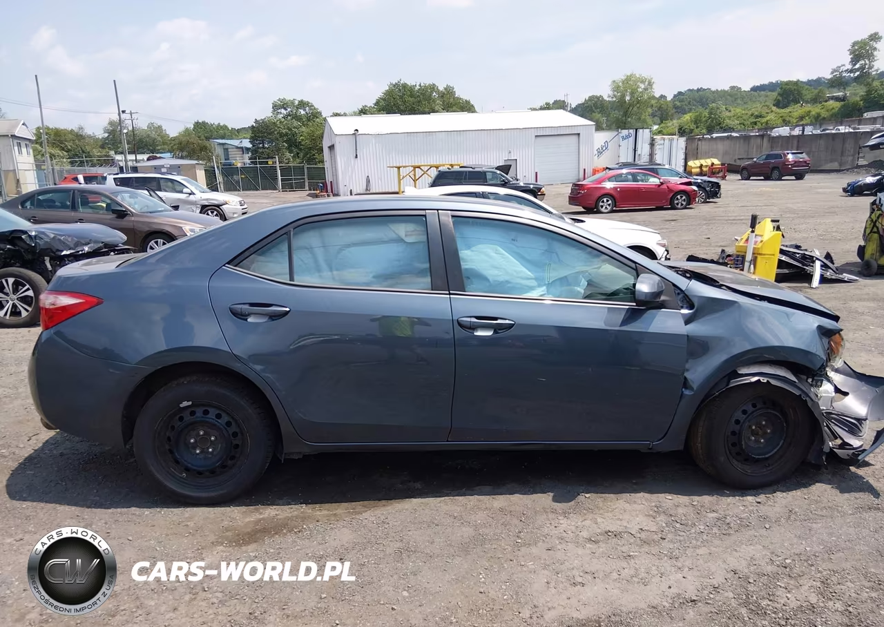 2017 Toyota Corolla Le VIN:2T1BURHE7HC928889 - 12