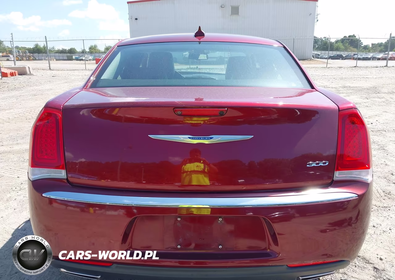 2020 Chrysler 300 Limited VIN:2C3CCAEG6LH108689 - 17