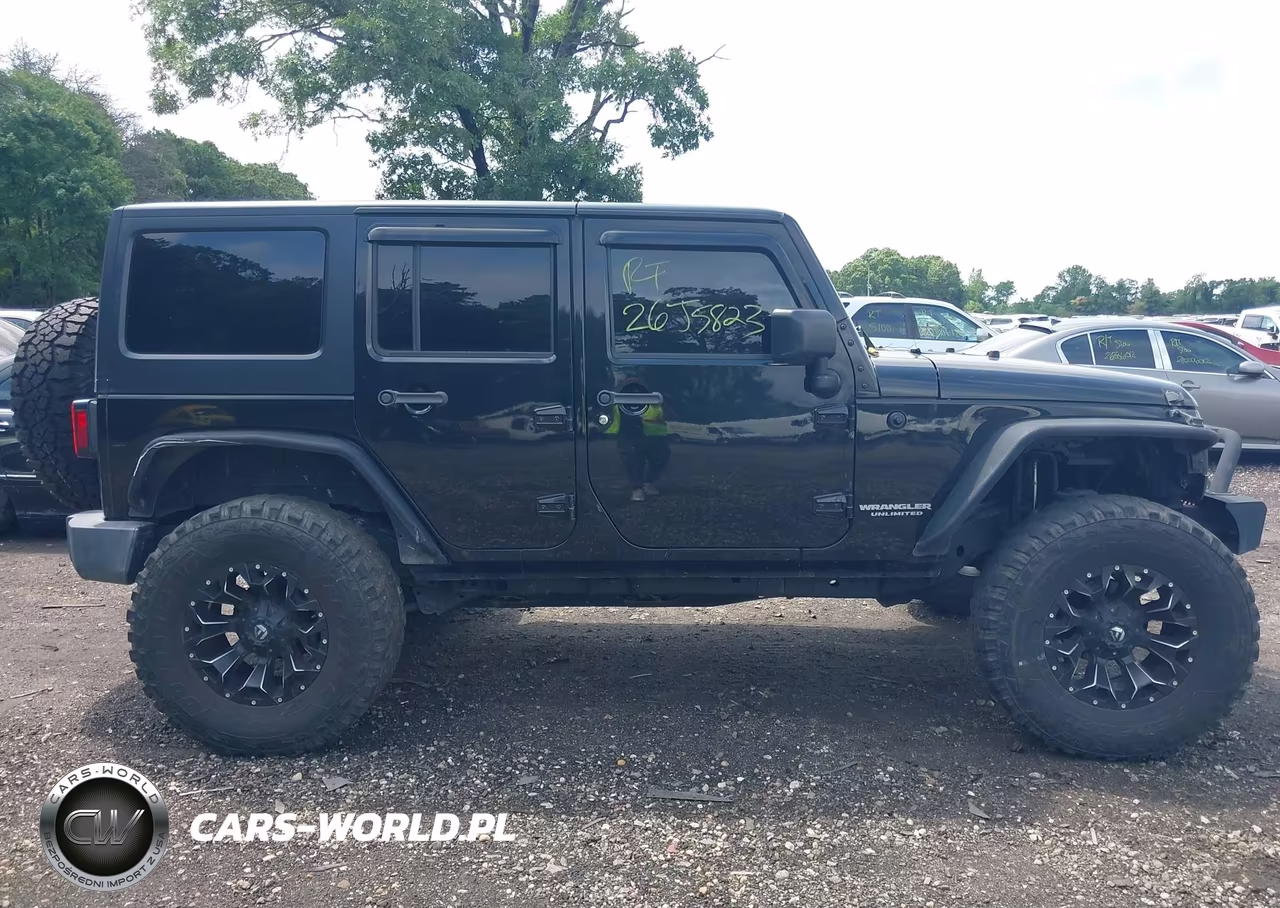 2017 Jeep Wrangler Unlimited Sahara VIN:1C4BJWEGXHL647899 - 12