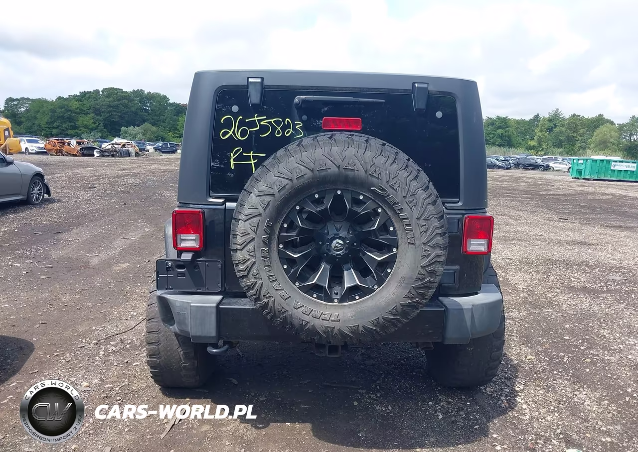 2017 Jeep Wrangler Unlimited Sahara VIN:1C4BJWEGXHL647899 - 15