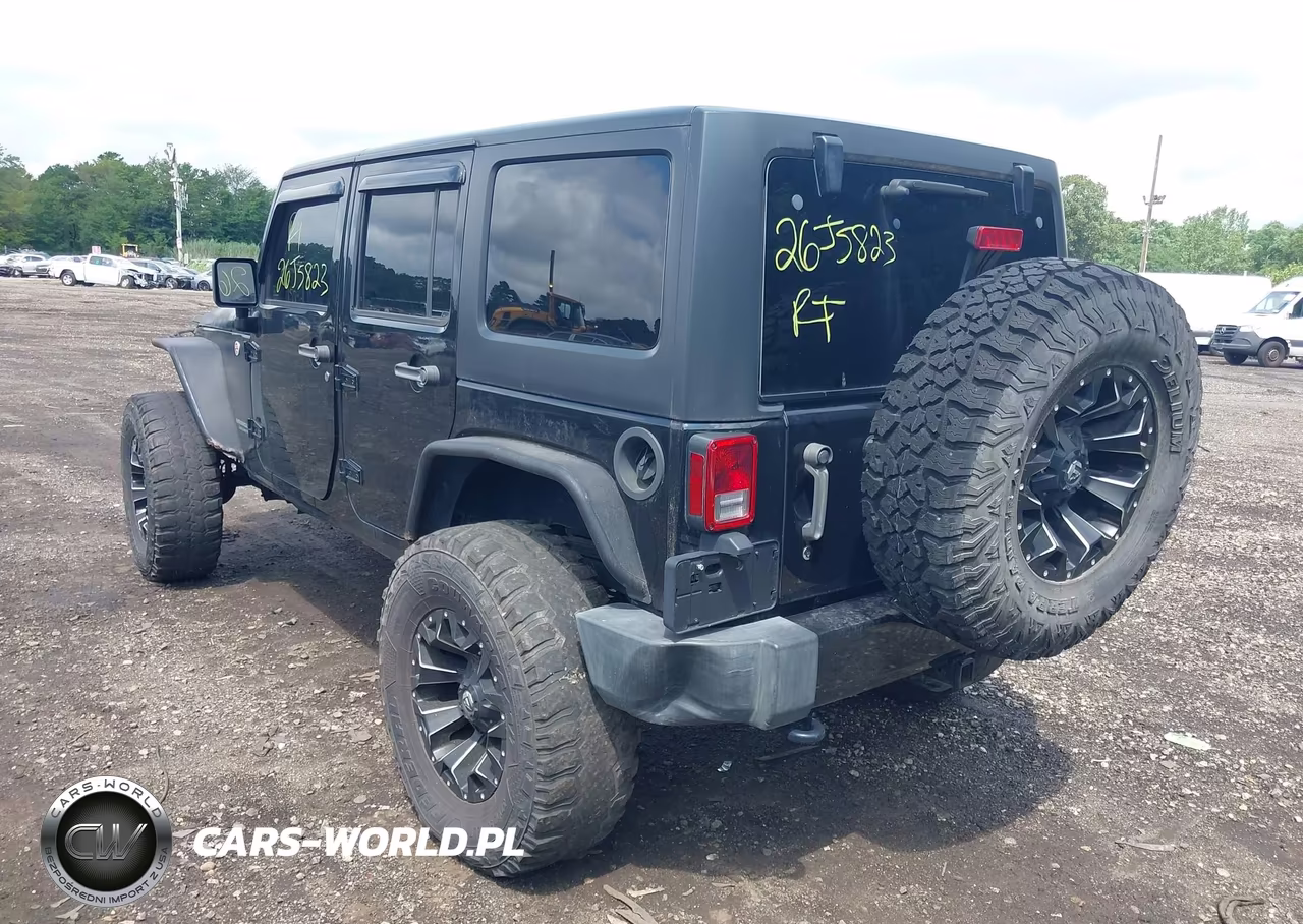 2017 Jeep Wrangler Unlimited Sahara VIN:1C4BJWEGXHL647899 - 3