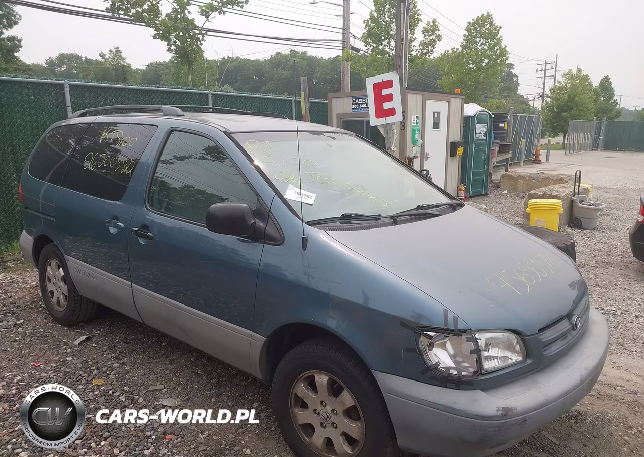 2000 Toyota Sienna Le