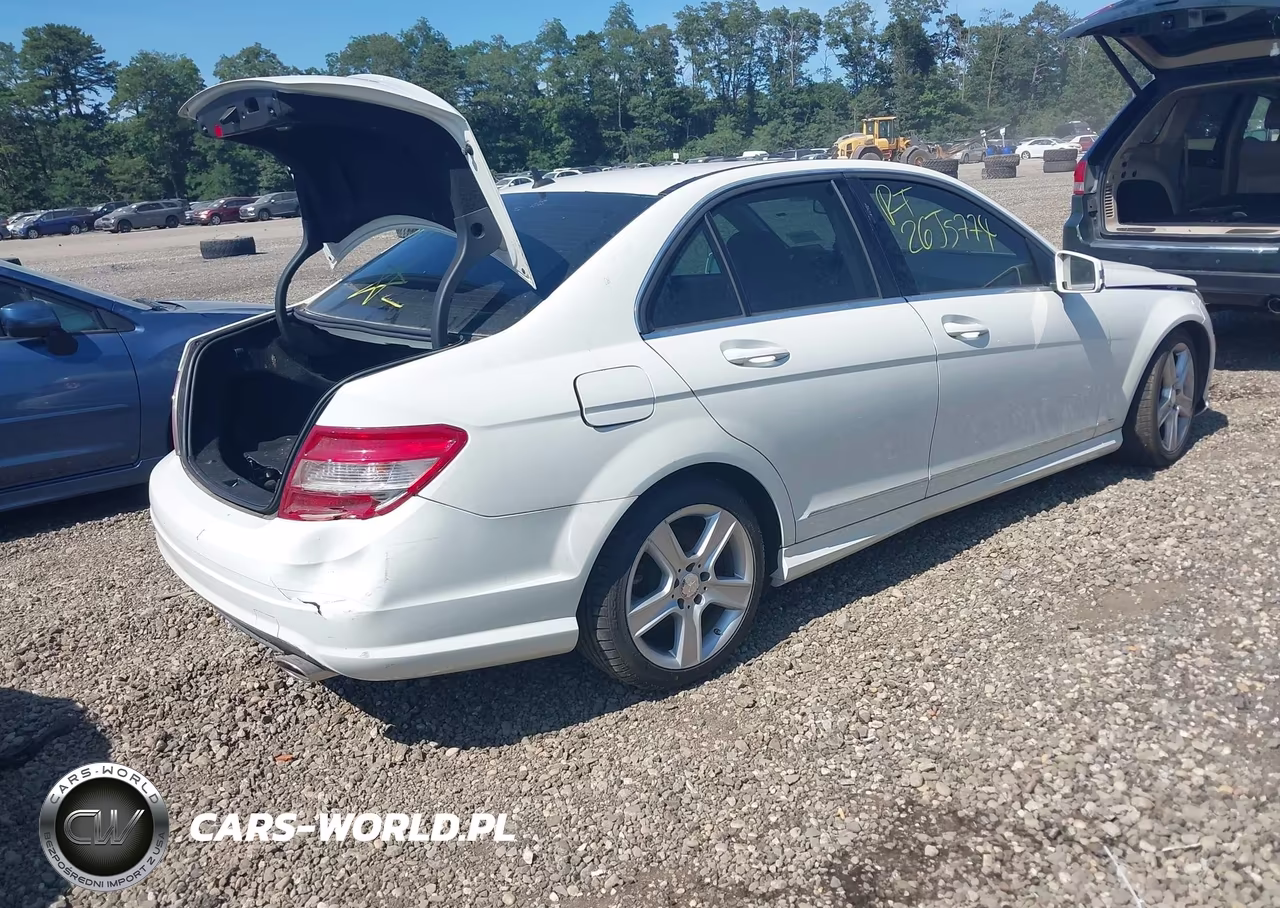 2010 Mercedes-Benz C 300 Sport VIN:WDDGF5EBXAR129970 - 4