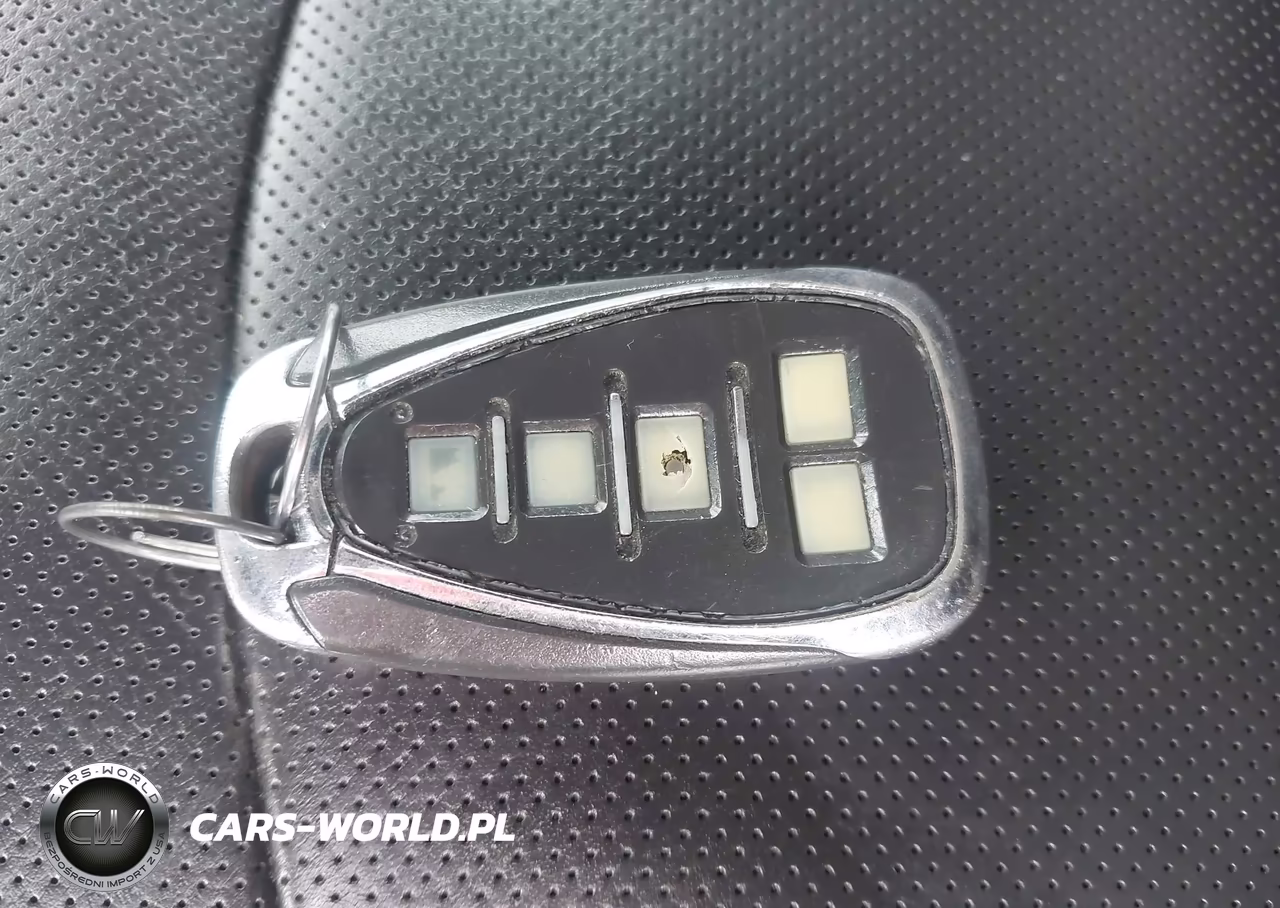 2018 Chevrolet Equinox Premier VIN:3GNAXMEV3JS600394 - 11