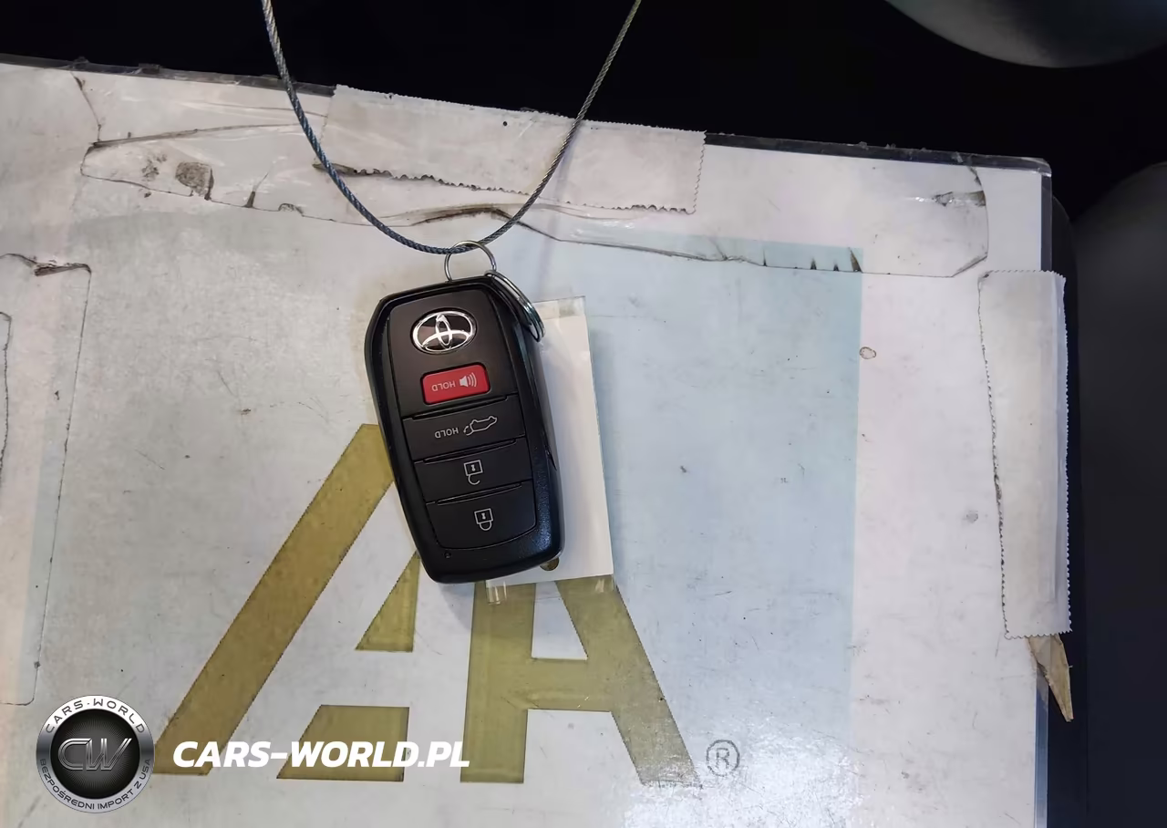 2026 Toyota Corolla Cross Xle VIN:7MUDAABGXTV155113 - 11