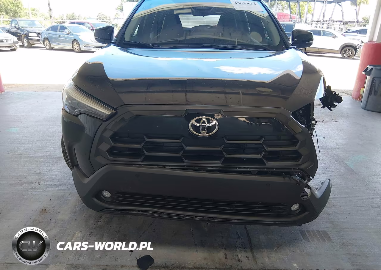 2026 Toyota Corolla Cross Xle VIN:7MUDAABGXTV155113 - 13
