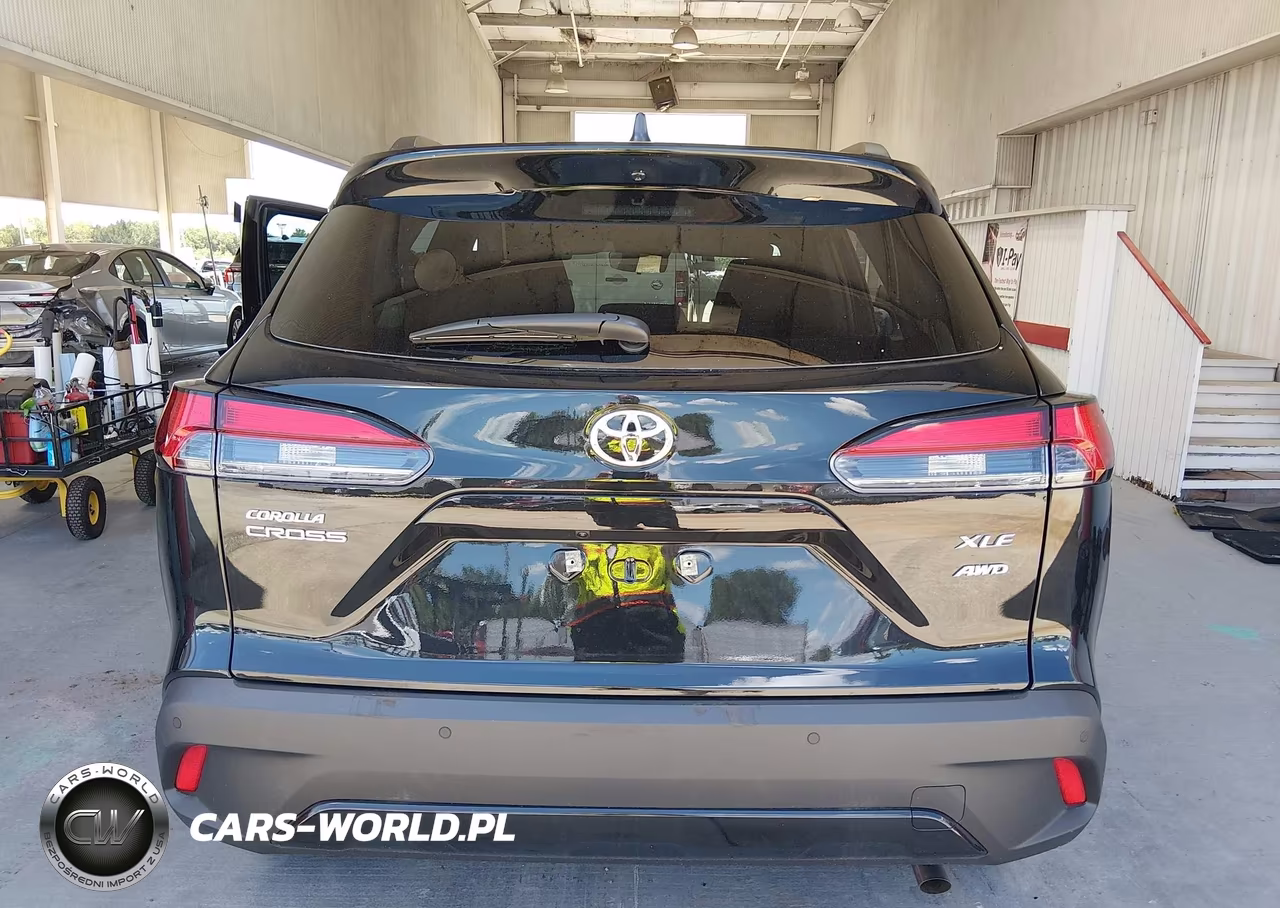 2026 Toyota Corolla Cross Xle VIN:7MUDAABGXTV155113 - 17