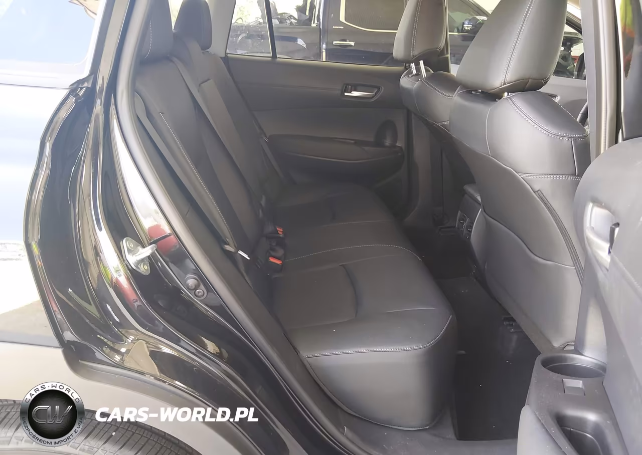 2026 Toyota Corolla Cross Xle VIN:7MUDAABGXTV155113 - 8