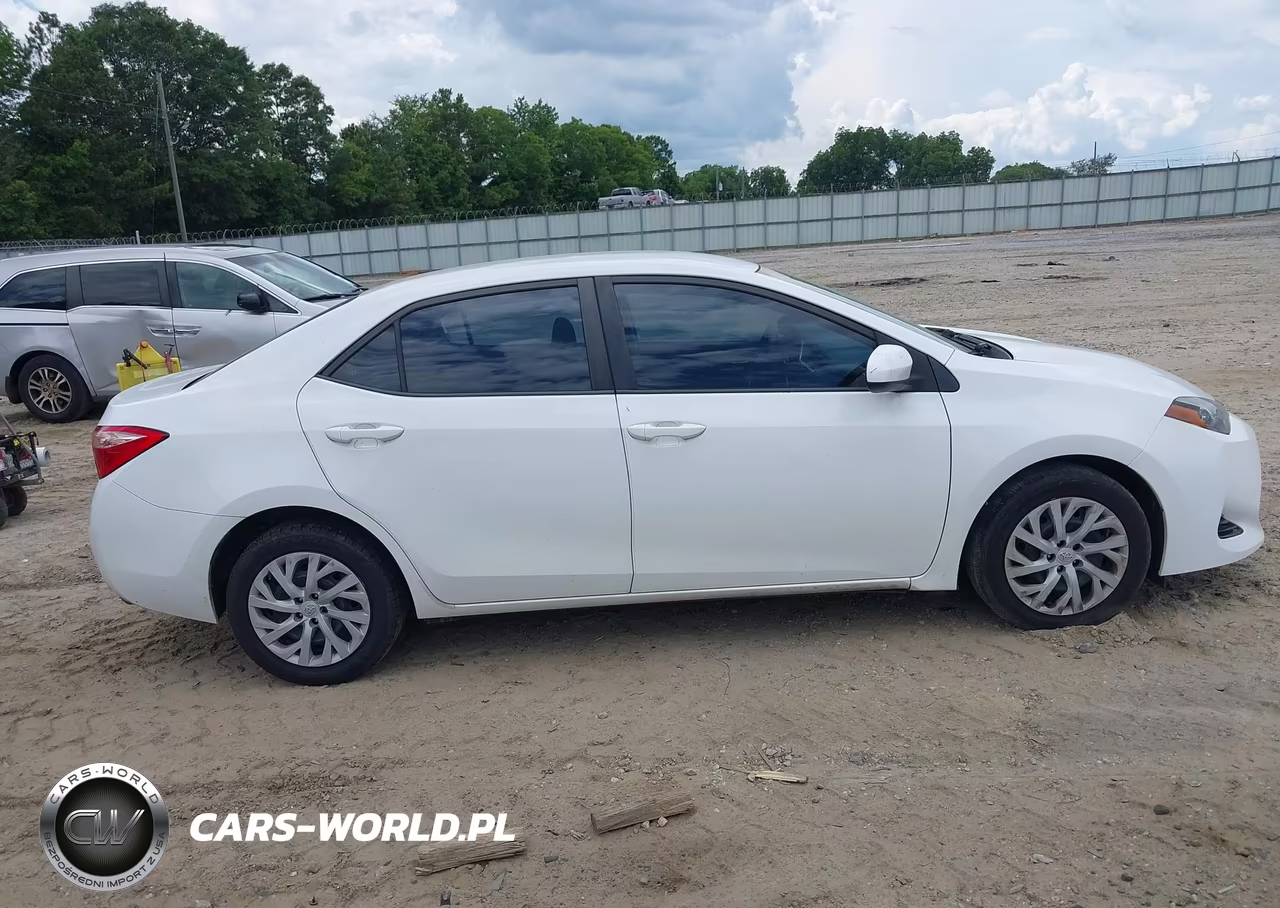 2019 Toyota Corolla Le VIN:5YFBURHE0KP857347 - 13