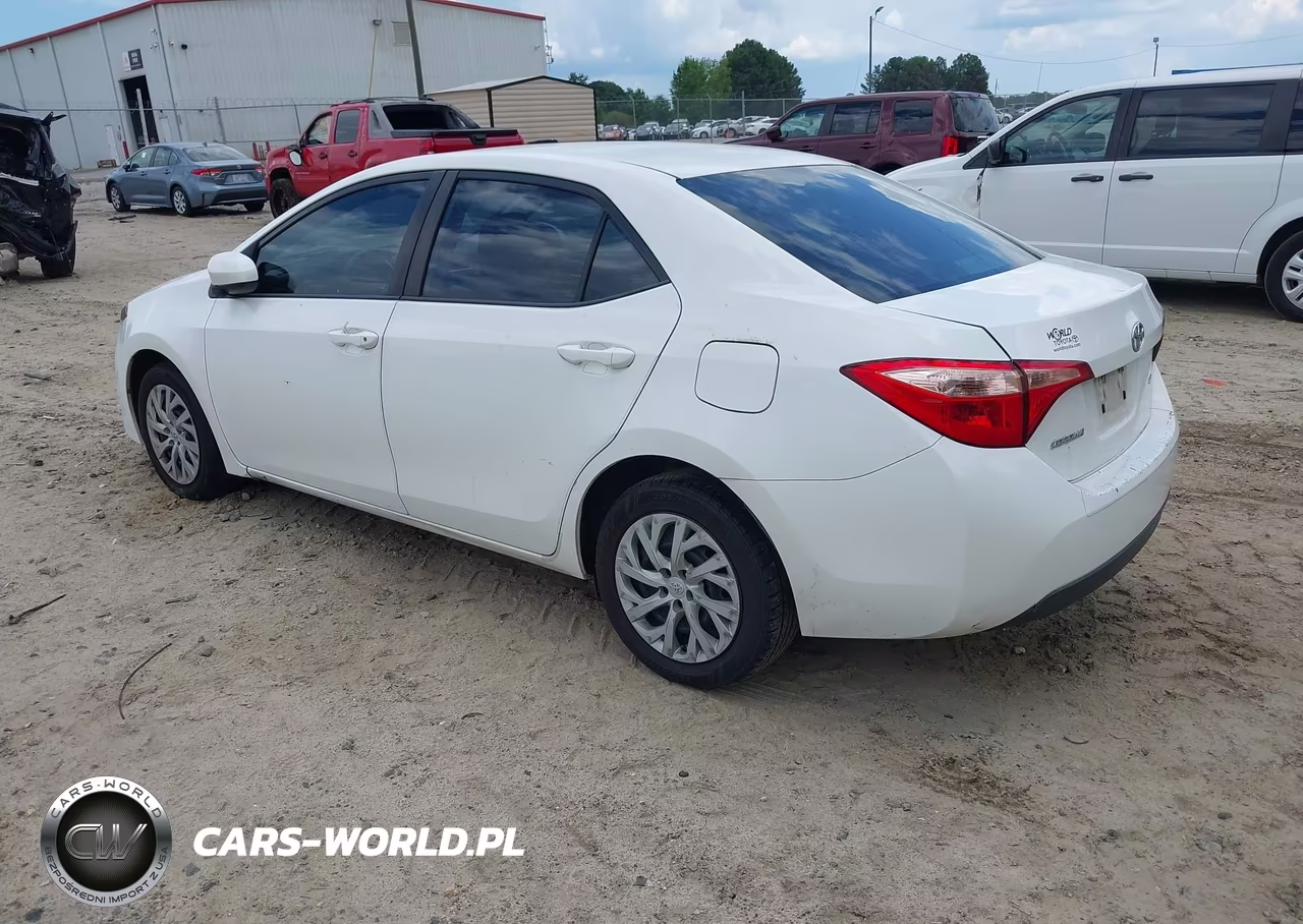2019 Toyota Corolla Le VIN:5YFBURHE0KP857347 - 3