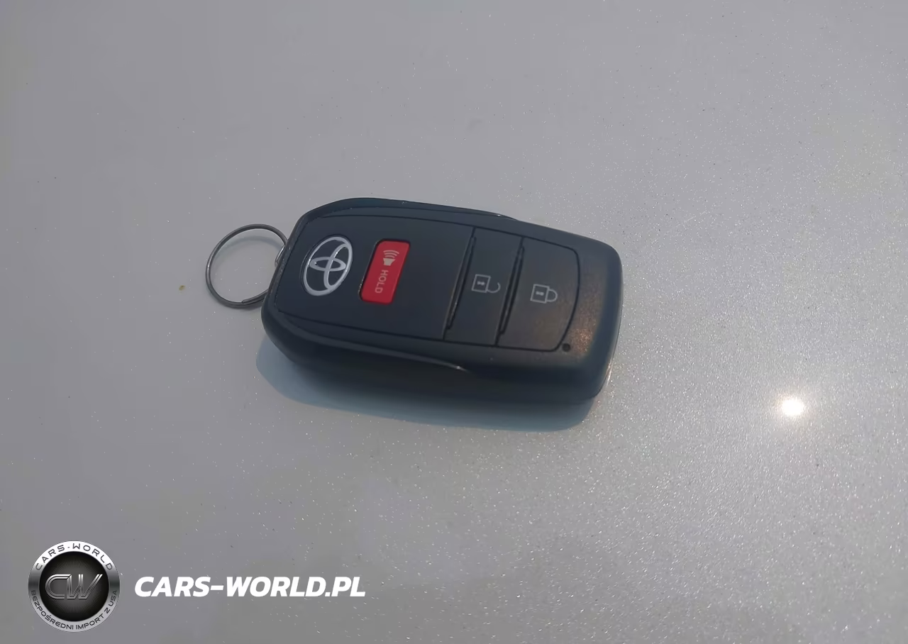 2025 Toyota Corolla Cross Le VIN:7MUBAABG6SV127489 - 11