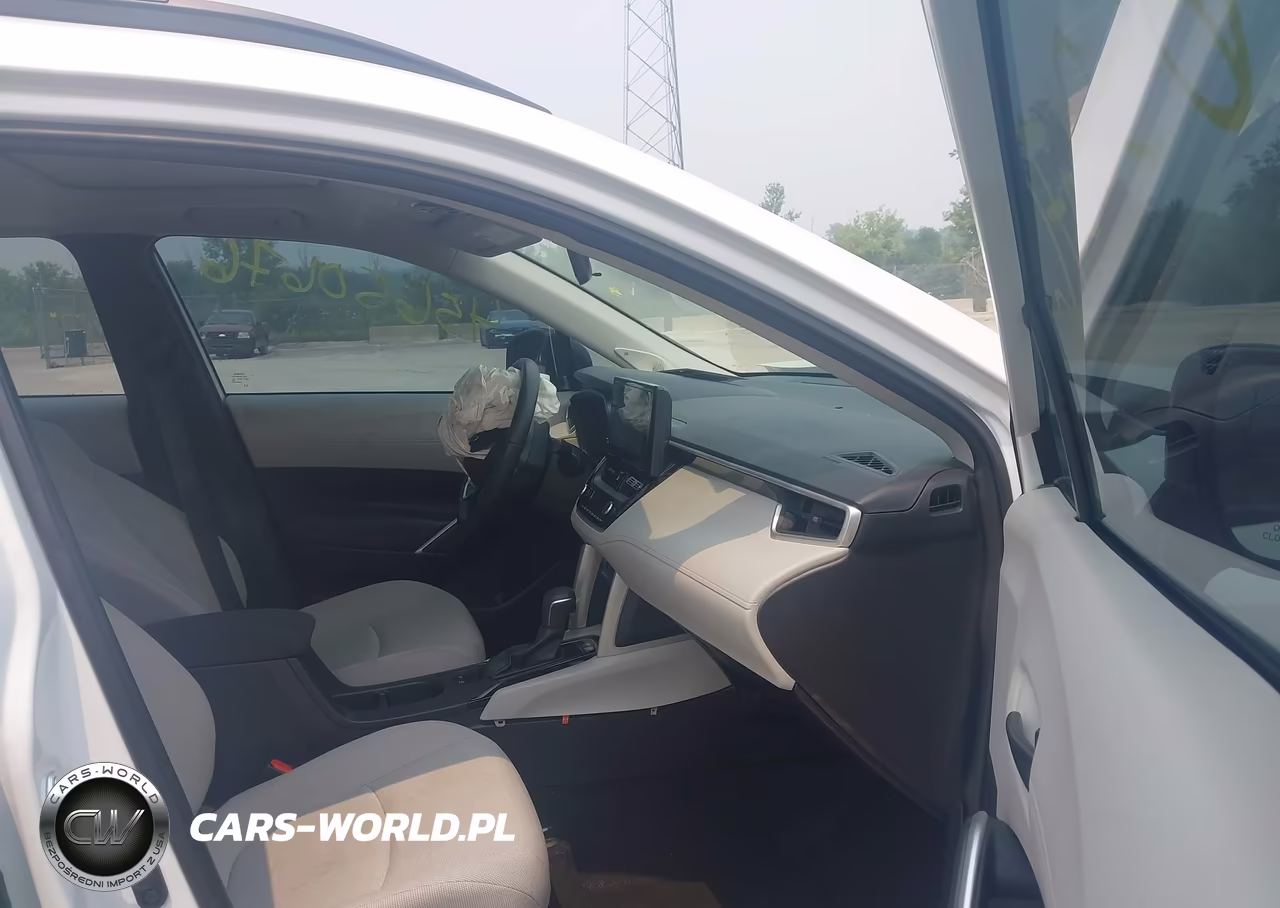 2025 Toyota Corolla Cross Le VIN:7MUBAABG6SV127489 - 5