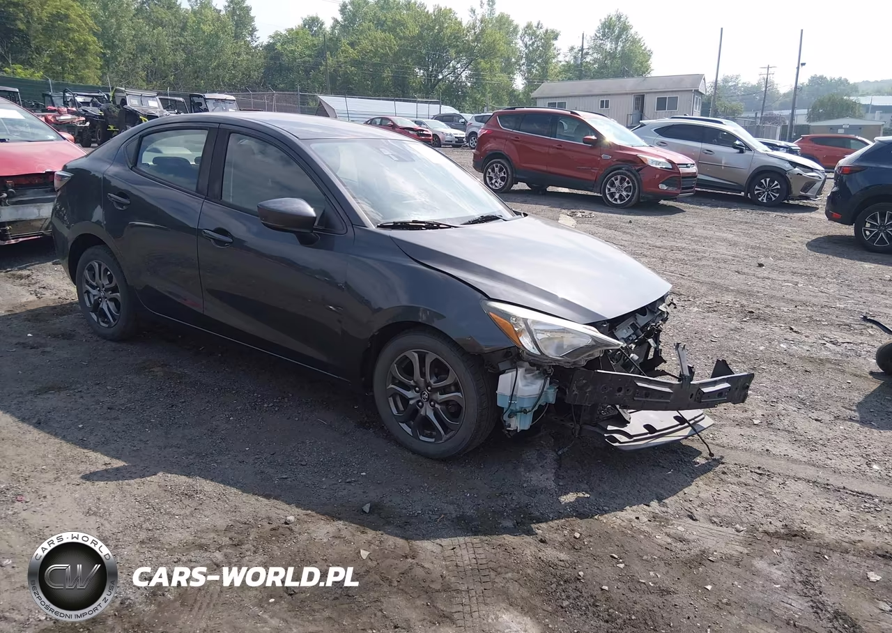 2019 Toyota Yaris Le – zdjęcie 1 z 16