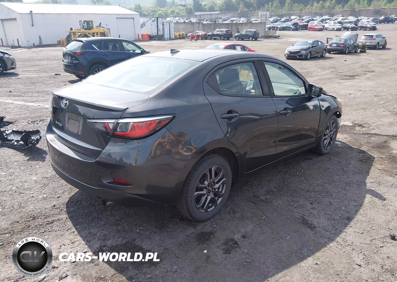 2019 Toyota Yaris Le VIN:3MYDLBYV0KY517622 - 4