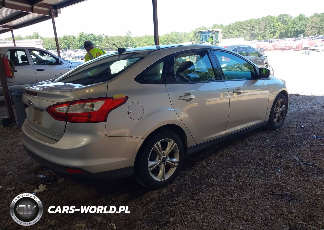 2013 Ford Focus Se VIN:1FADP3F25DL368692 - 4