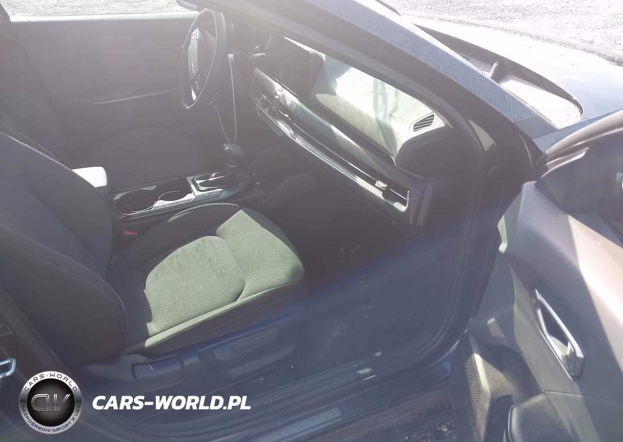 2025 Kia K4 Lxs VIN:3KPFT4DE3SE094478 - 5