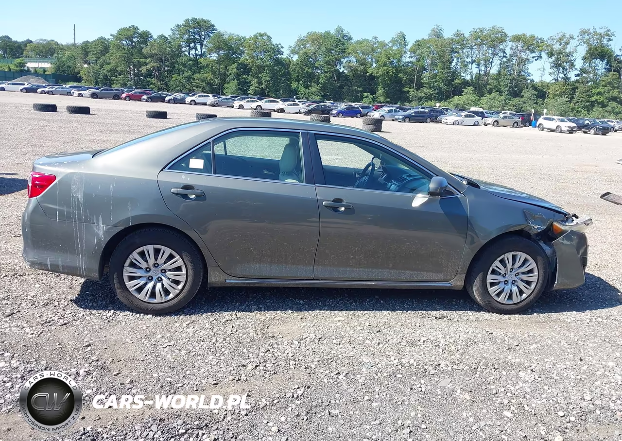 2014 Toyota Camry Le VIN:4T4BF1FK1ER353399 - 13