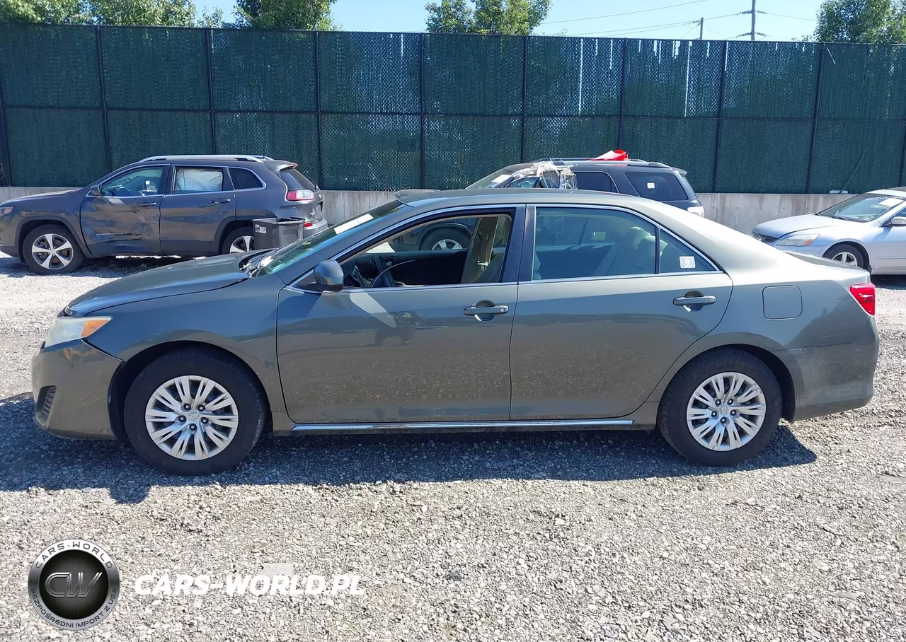 2014 Toyota Camry Le VIN:4T4BF1FK1ER353399 - 14