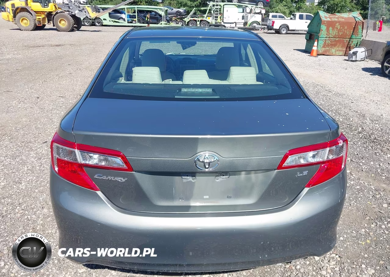 2014 Toyota Camry Le VIN:4T4BF1FK1ER353399 - 16