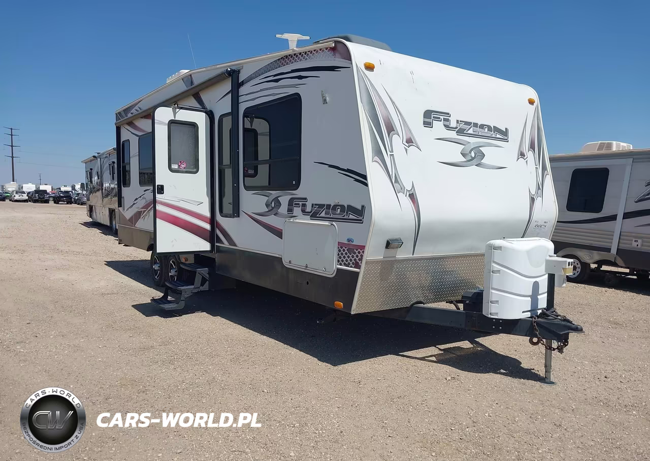 2011 Keystone 27' Bumper Pull Travel Trailer