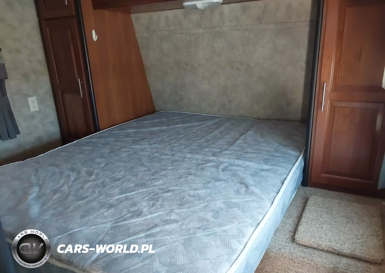 2011 Keystone 27' Bumper Pull Travel Trailer VIN:4YDT26020BF811306 - 13