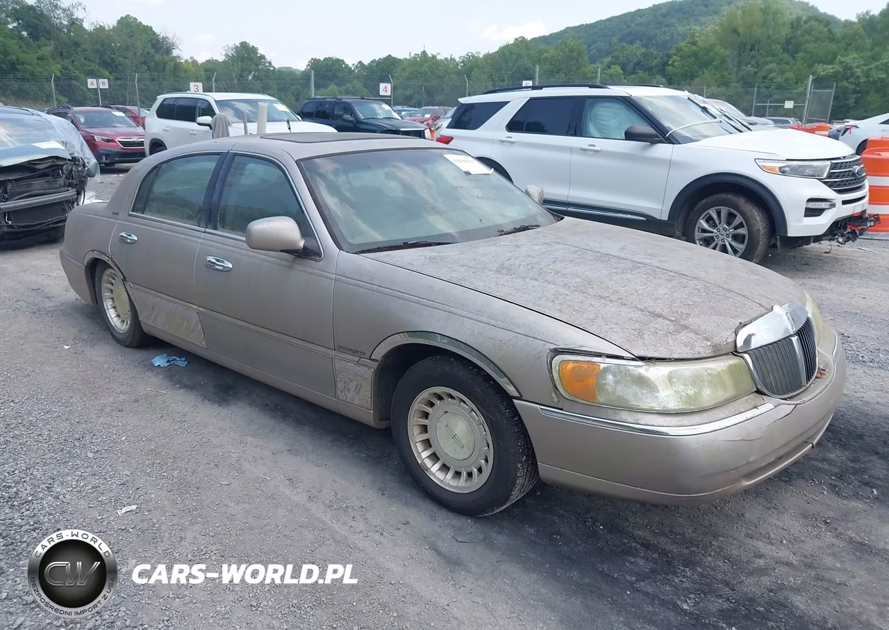 2001 Lincoln Town Car Executive