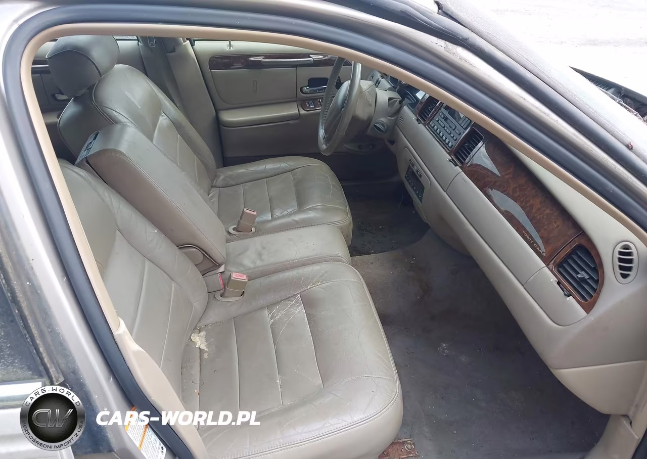 2001 Lincoln Town Car Executive VIN:1LNHM81W11Y733634 - 5