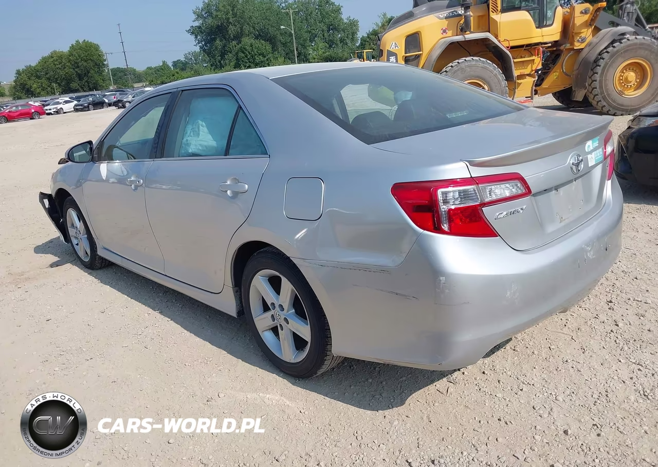 2014 Toyota Camry Se VIN:4T1BF1FK5EU407653 - 3
