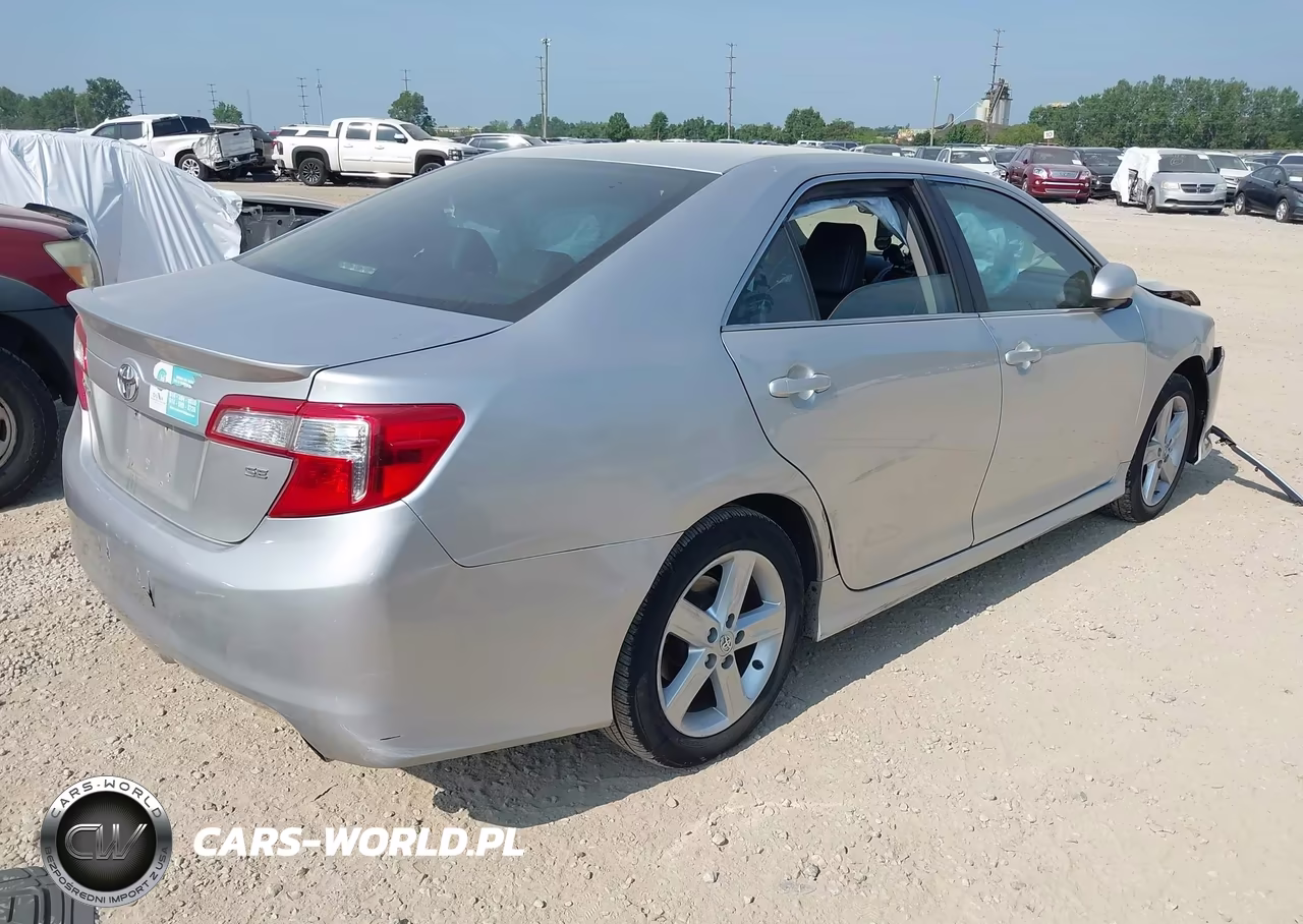 2014 Toyota Camry Se VIN:4T1BF1FK5EU407653 - 4