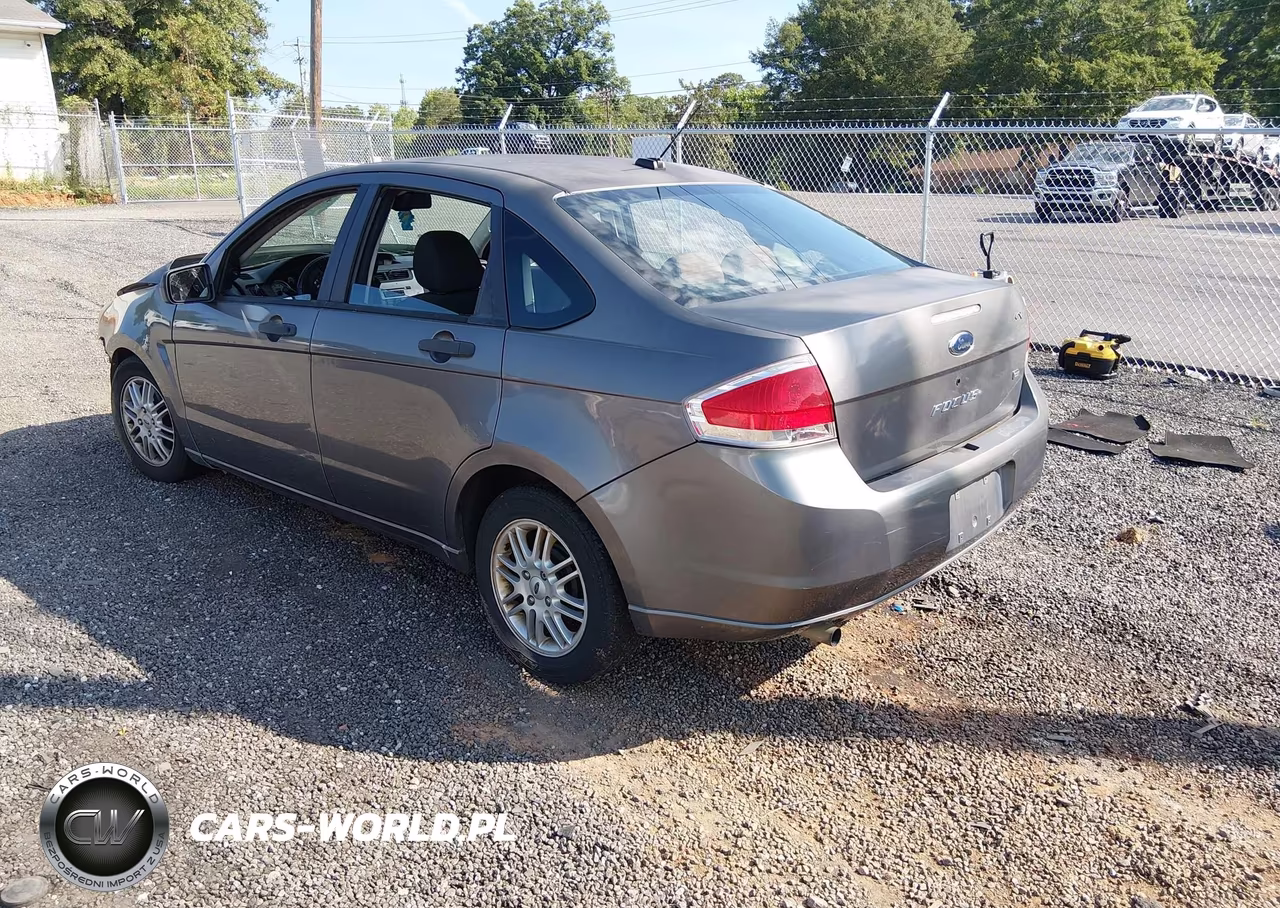 2009 Ford Focus Se VIN:1FAHP35N19W151367 - 3
