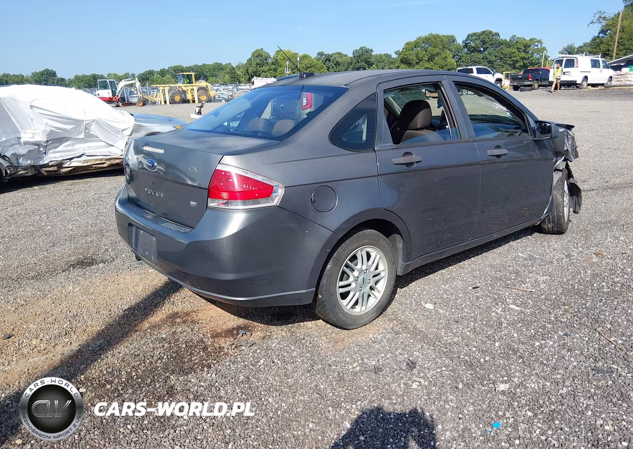 2009 Ford Focus Se VIN:1FAHP35N19W151367 - 4