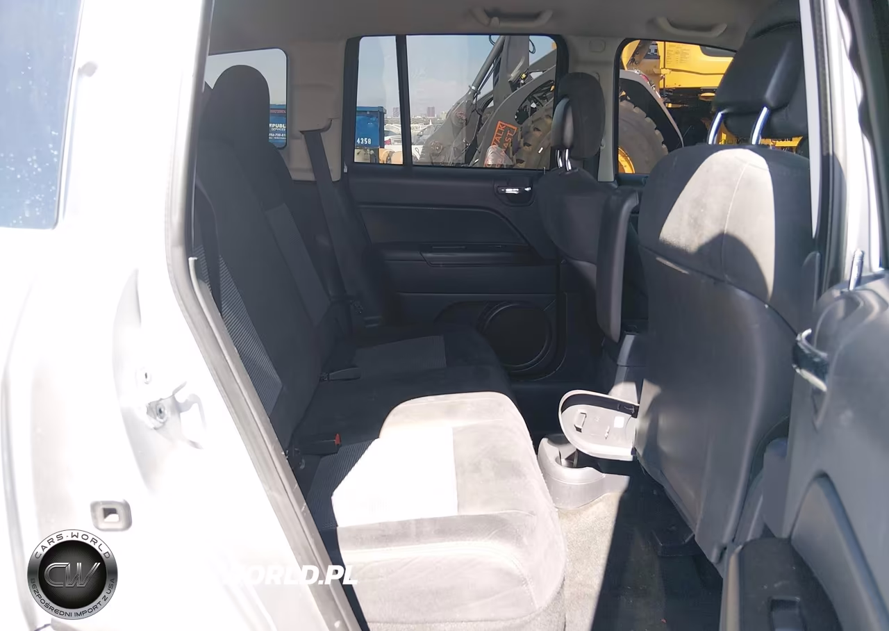 2013 Jeep Compass Latitude VIN:1C4NJCEA9DD258277 - 8