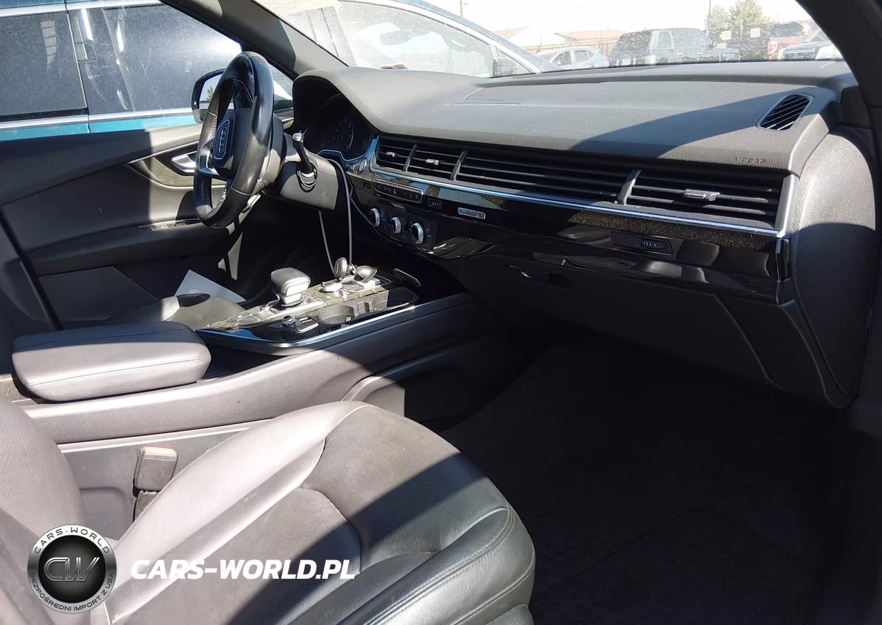 2017 Audi Q7 3.0T Premium VIN:WA1LAAF73HD016275 - 5