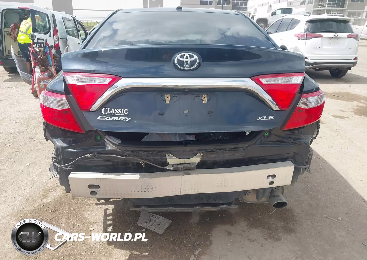 2017 Toyota Camry Xle VIN:4T1BF1FKXHU757624 - 4