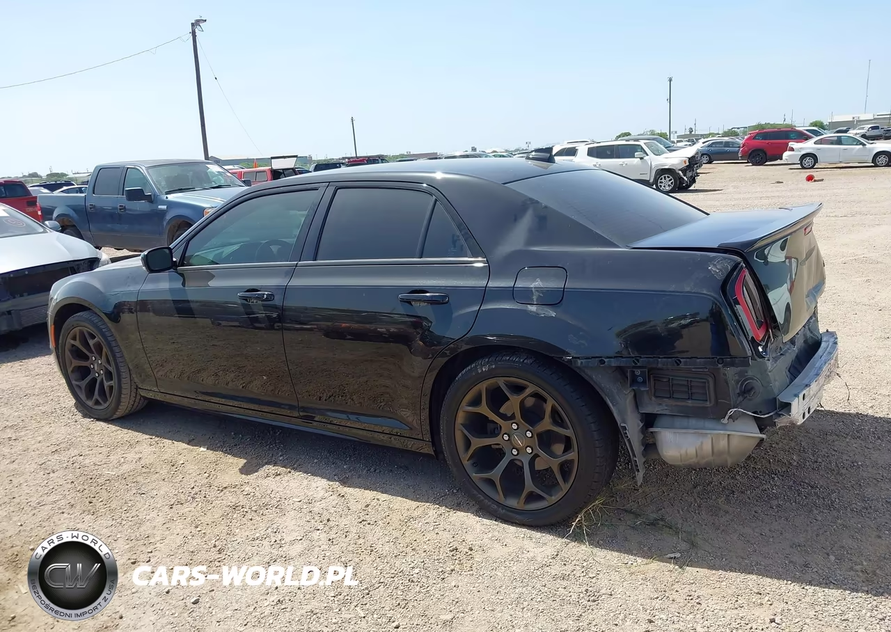 2018 Chrysler 300 300S VIN:2C3CCABG5JH190884 - 15