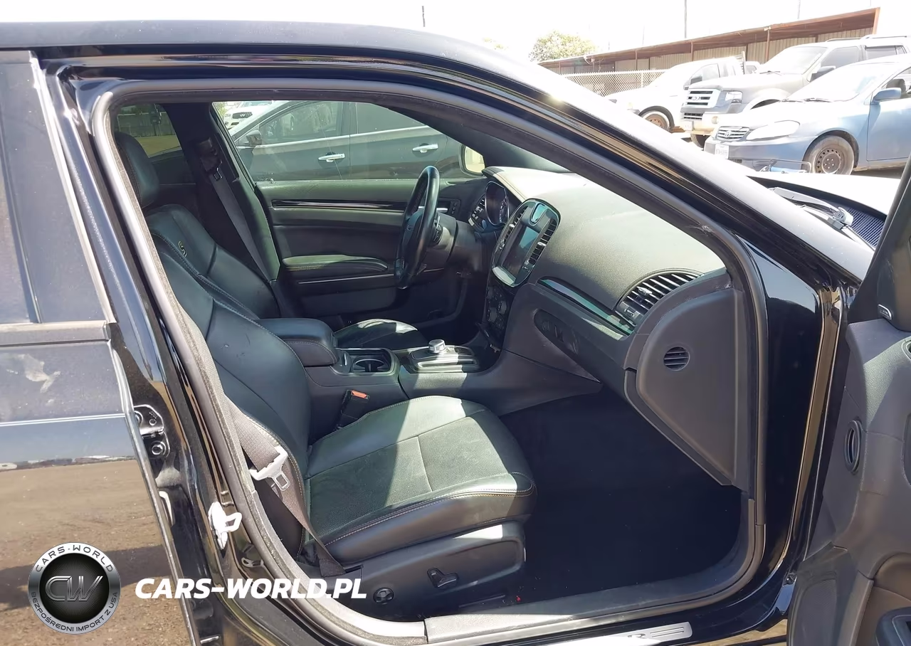 2018 Chrysler 300 300S VIN:2C3CCABG5JH190884 - 5