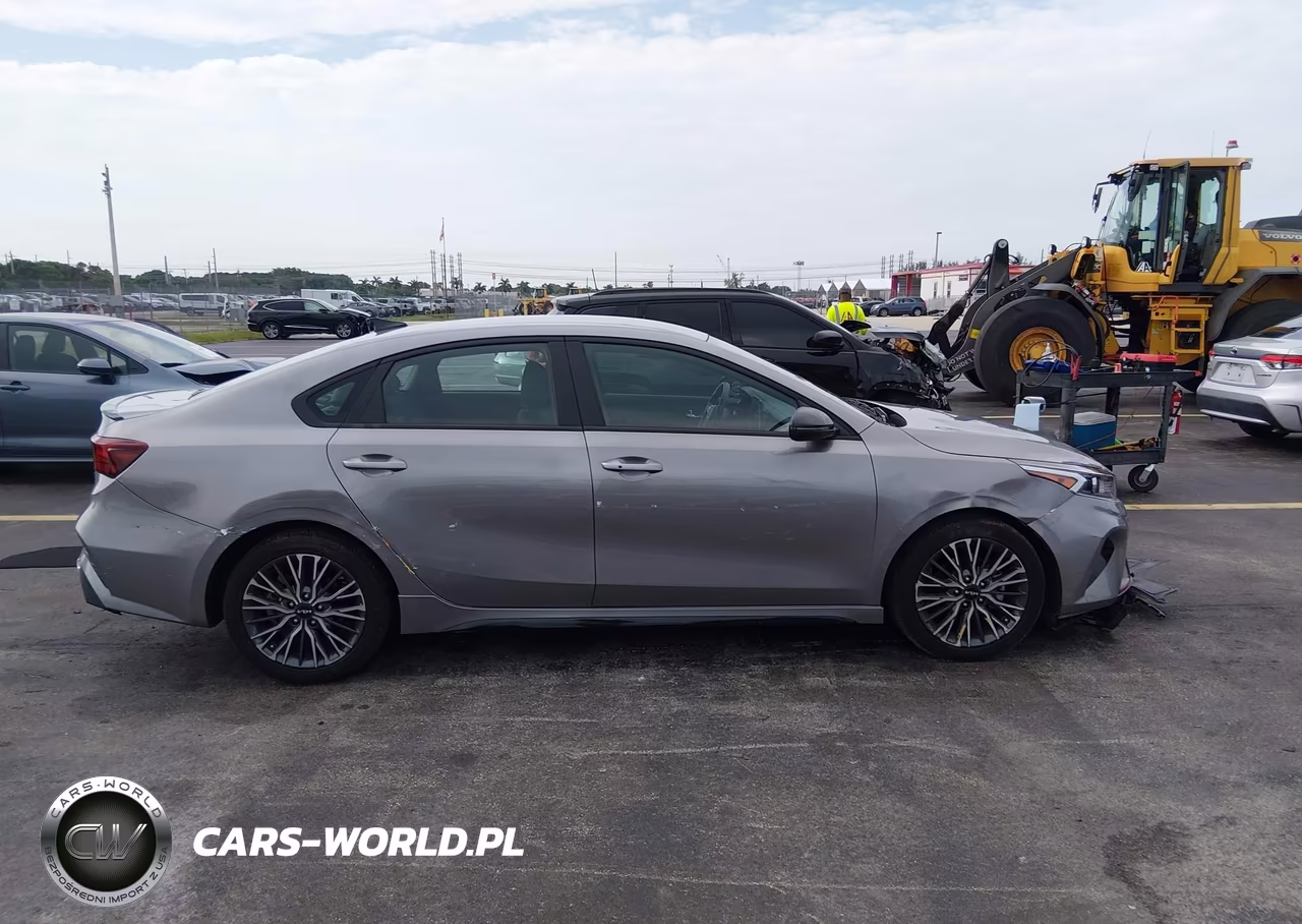 2024 Kia Forte Gt-Line VIN:3KPF54AD8RE801686 - 12