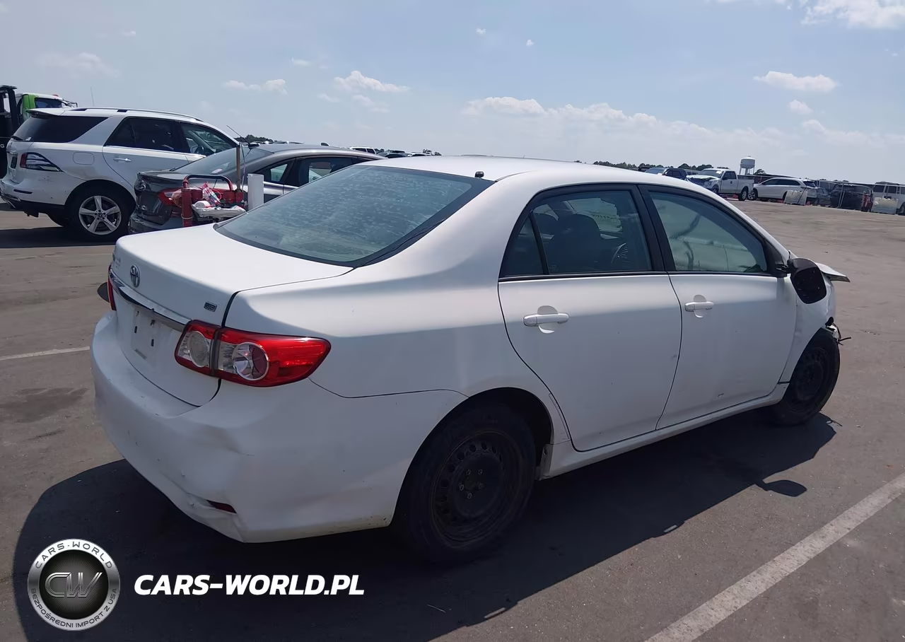 2011 Toyota Corolla Le VIN:2T1BU4EE2BC730414 - 4