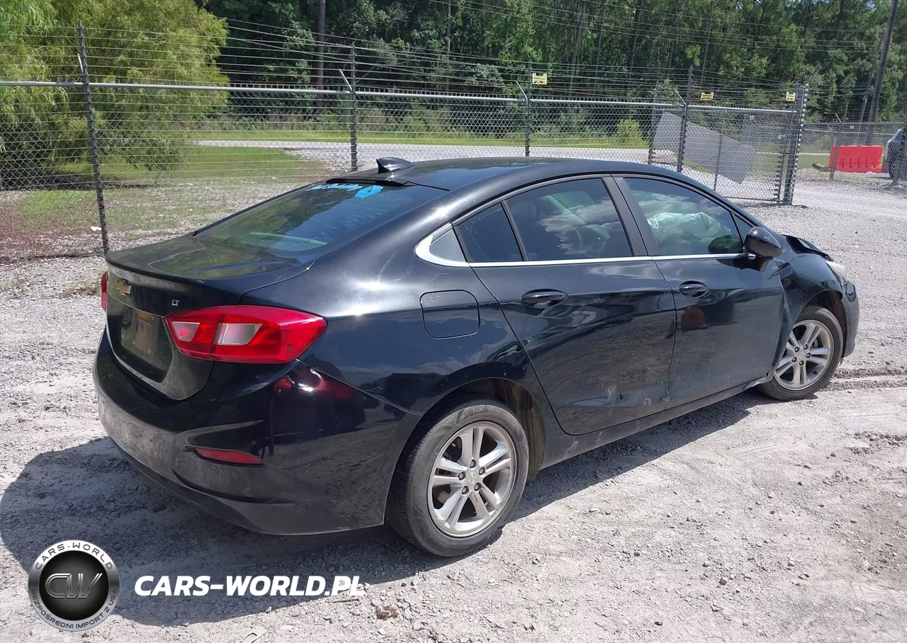 2018 Chevrolet Cruze Lt Auto VIN:1G1BE5SM5J7136679 - 4