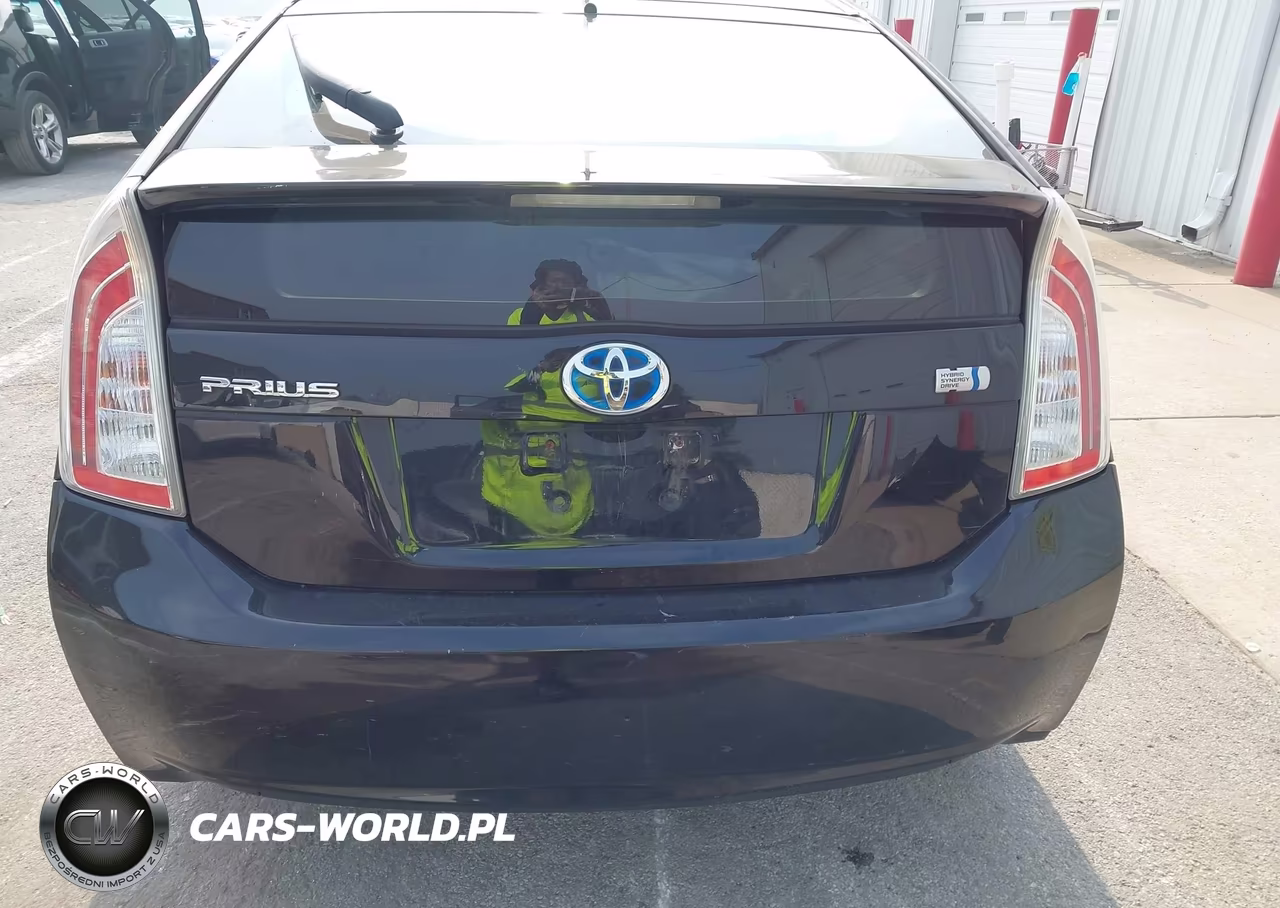 2014 Toyota Prius Two VIN:JTDKN3DU2E1772784 - 16