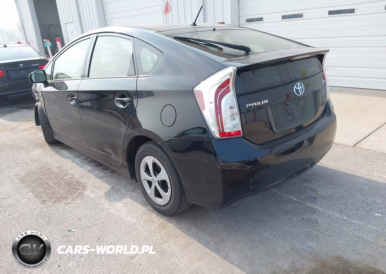 2014 Toyota Prius Two VIN:JTDKN3DU2E1772784 - 3
