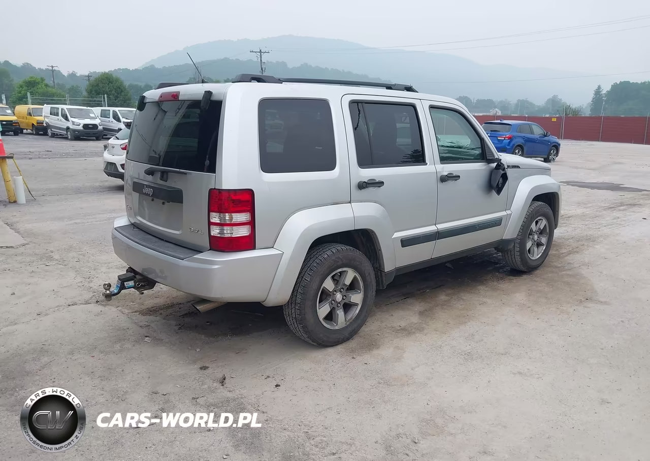 2008 Jeep Liberty Sport VIN:1J8GN28K68W251849 - 4