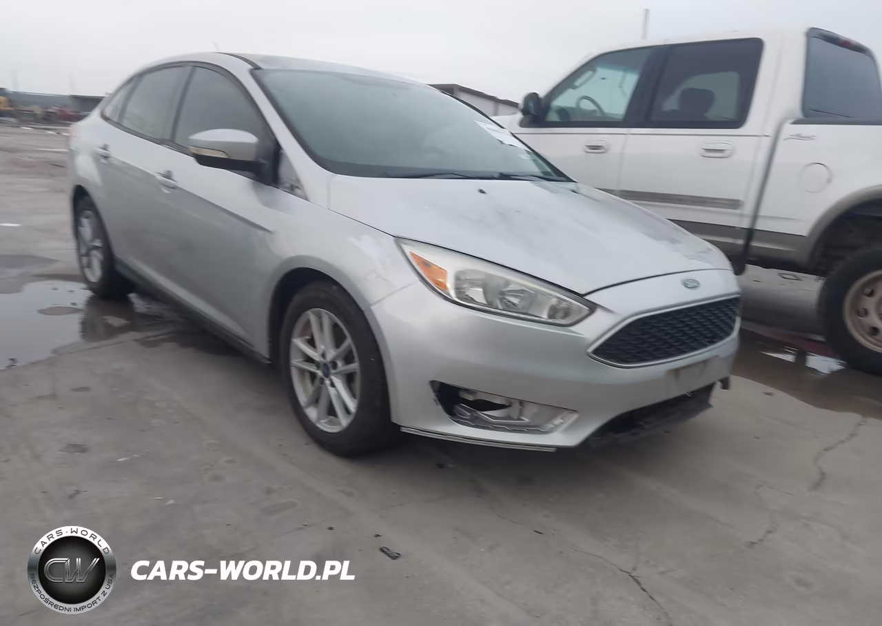 2015 Ford Focus Se VIN:1FADP3F22FL325611 - 1