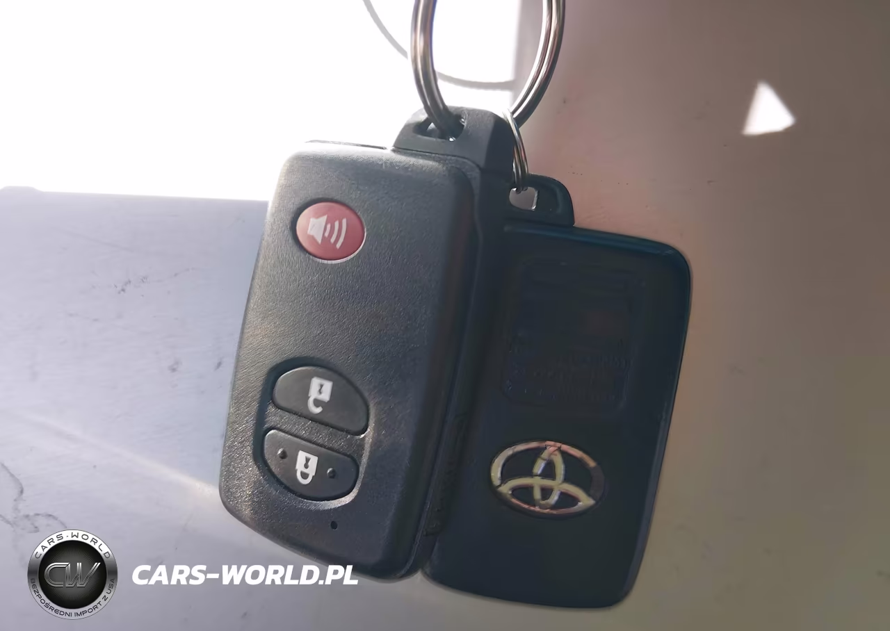 2014 Toyota Prius Three VIN:JTDKN3DU0E0382465 - 11
