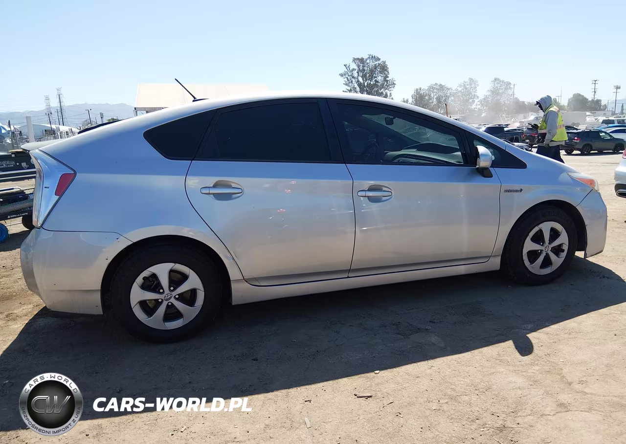 2014 Toyota Prius Three VIN:JTDKN3DU0E0382465 - 13