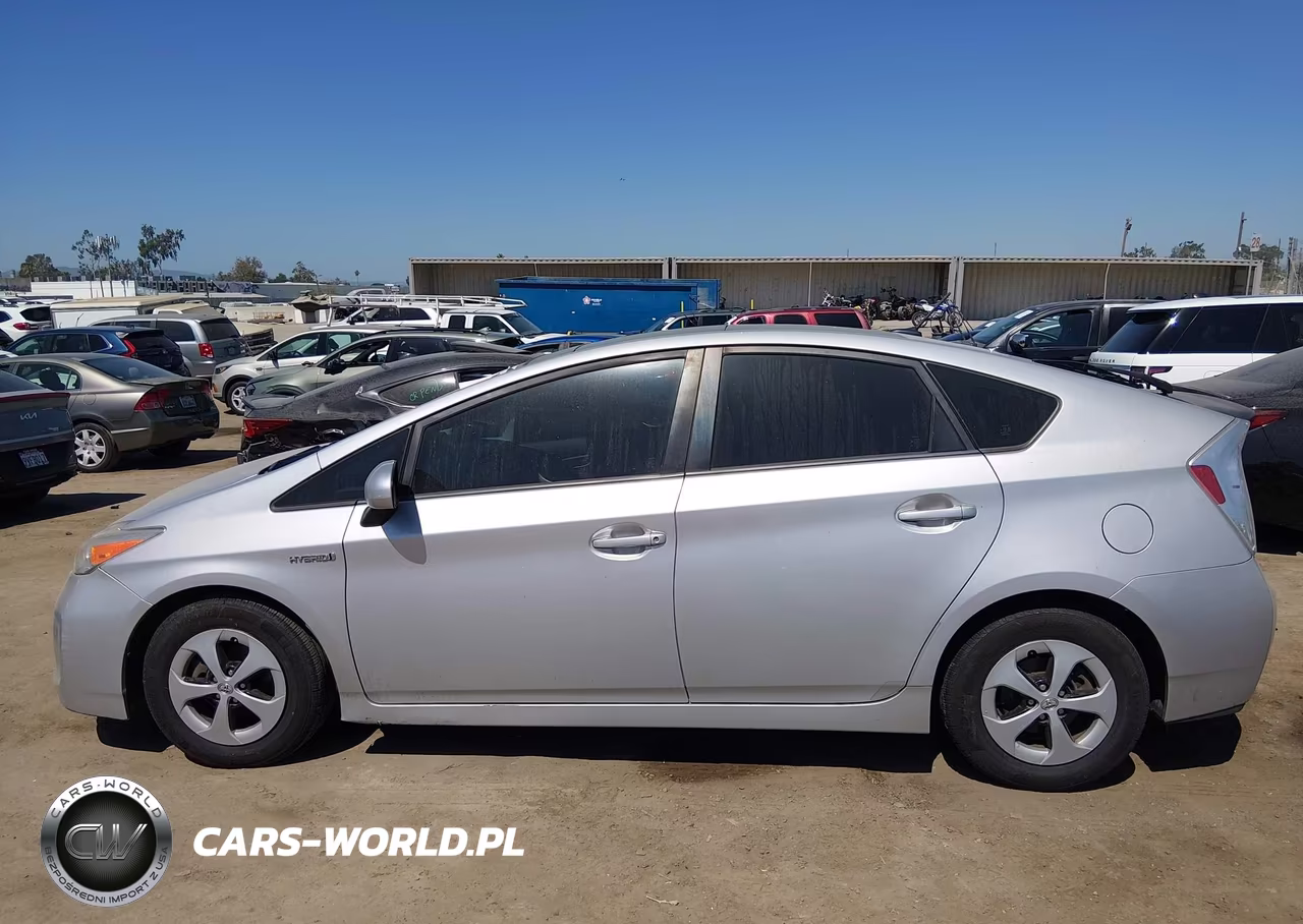 2014 Toyota Prius Three VIN:JTDKN3DU0E0382465 - 14