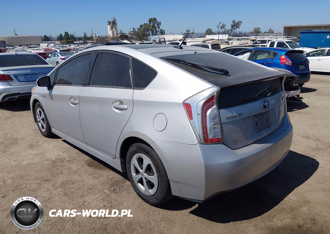 2014 Toyota Prius Three VIN:JTDKN3DU0E0382465 - 3