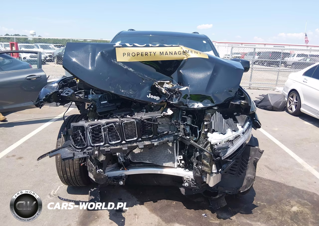 2025 Jeep Grand Cherokee Laredo X 4X2 VIN:1C4RJGAG5SC372847 - 13